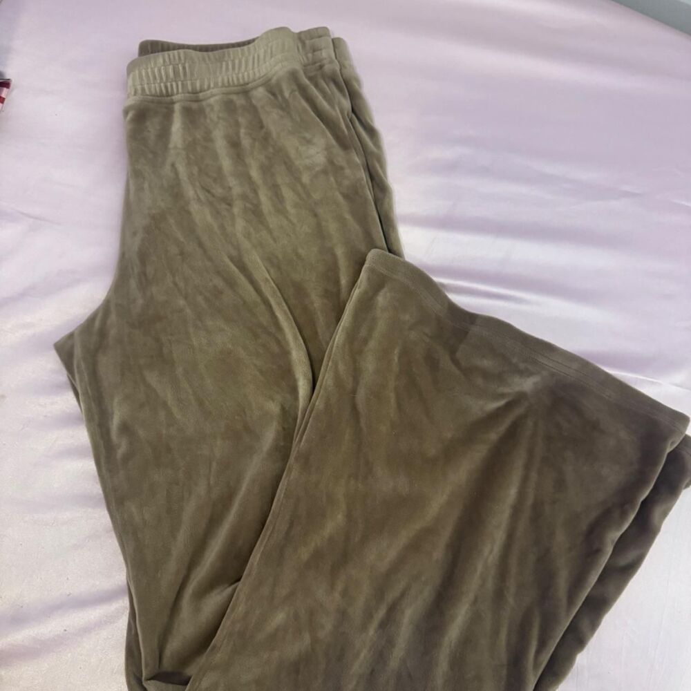 Hollister velvet flare lounge pants